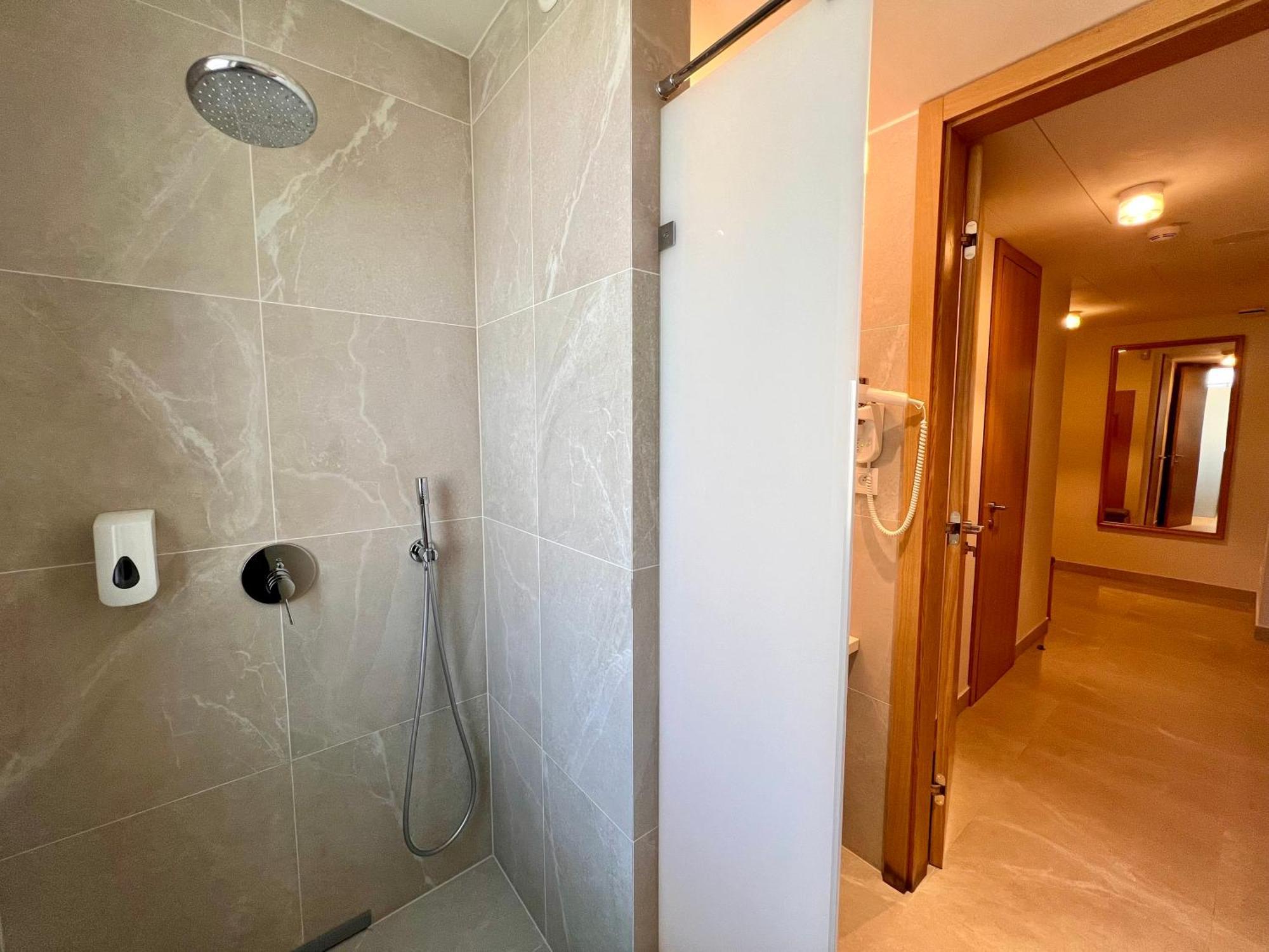 Raj Zdravia Hotell Bratislava Exteriör bild